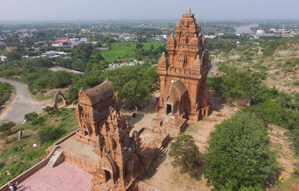Tới Ninh Thuận khám phá tháp Chăm Po Klaung Garai đầy huyền bí