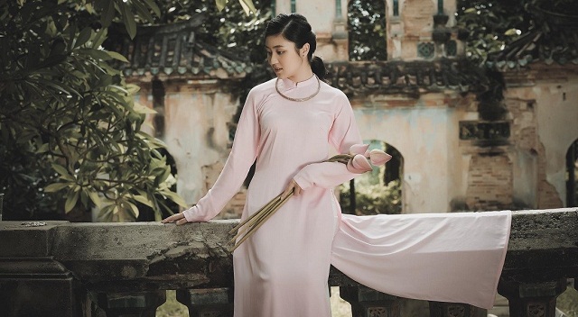 Áo dài - trang phục truyền thống đặc sắc của phụ nữ Việt