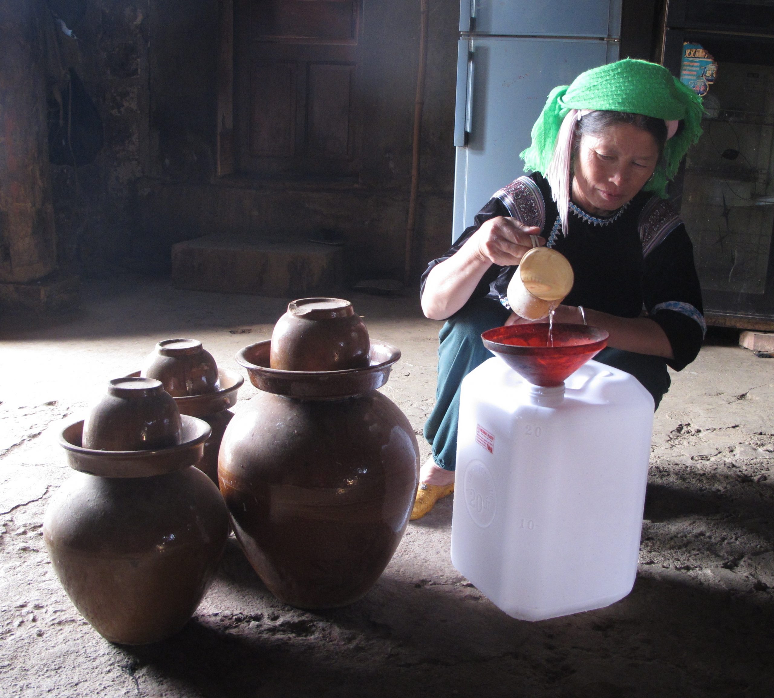 Rượu thóc Thanh Kim là món đặc sản Sa pa nổi tiếng